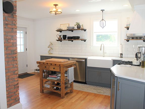 2nd image of 17511 Riverway Dr