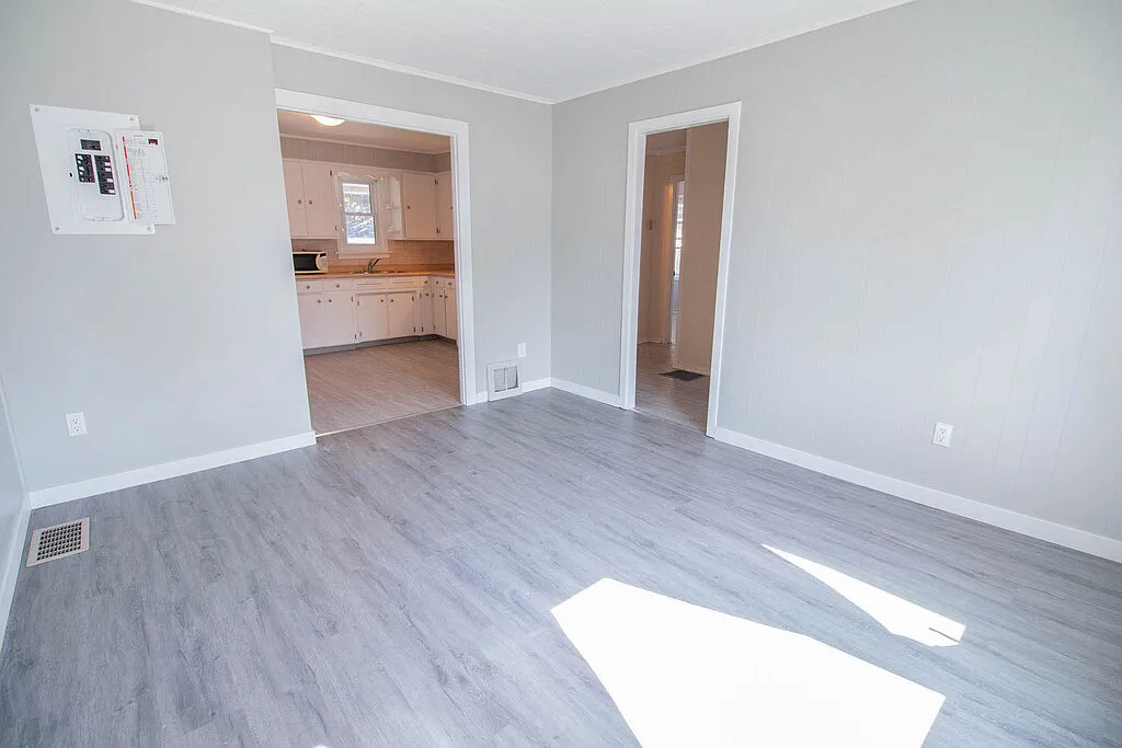 58 Churchill Avenue - 1 — Photo 3