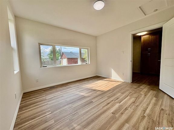 5th image of 214 Thomson Street