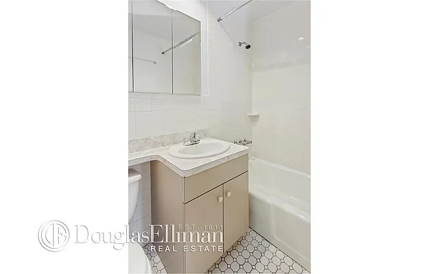 Rented by Douglas Elliman | media 14