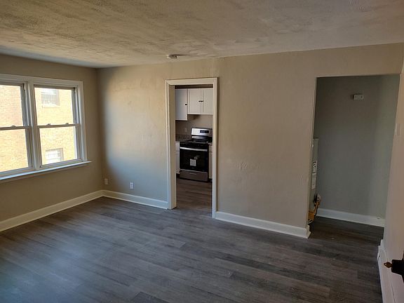 4th image of 1229 W Ocean View Ave #D