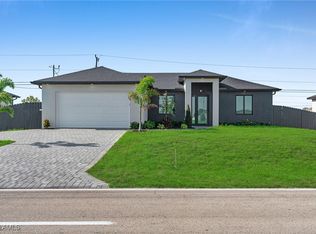 127 Kismet Pkwy E, Cape Coral, FL 33909