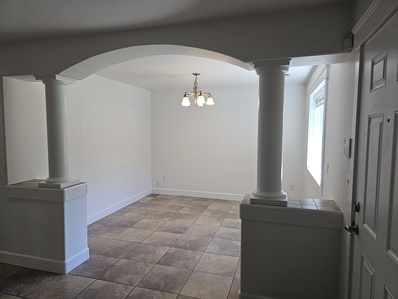 3rd image of 205 167th St E