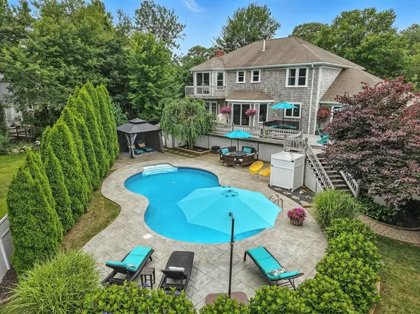 20 Standish St, Marshfield, MA 02050