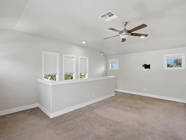 1315 W Anderson Ln #B — Photo 11