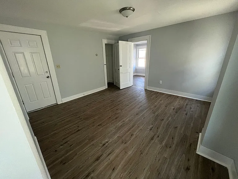 295 Pequonnock St #4 — Photo 5