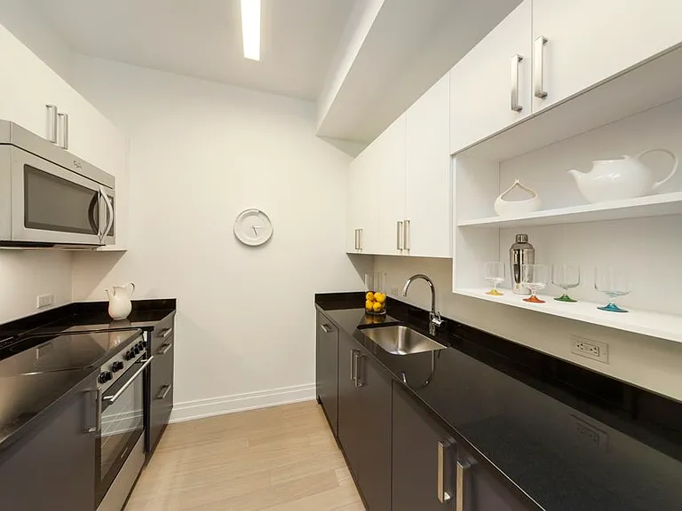 70 Pine St #829 — Photo 3