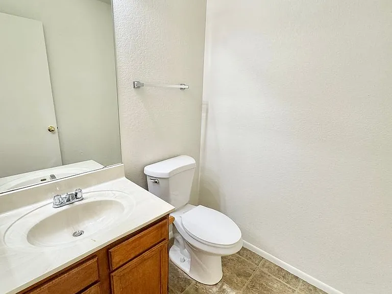 6319 W Townley Ave — Photo 16