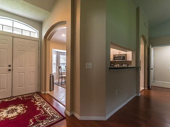 2nd image of 114 Oak Run Dr