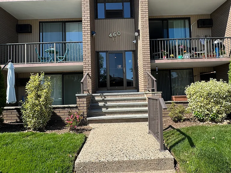460B Liberty St #208 — Photo 4
