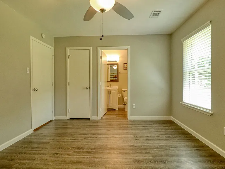 1720 E 11th Ave — Photo 20