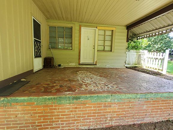 3rd image of 1114 Buford St