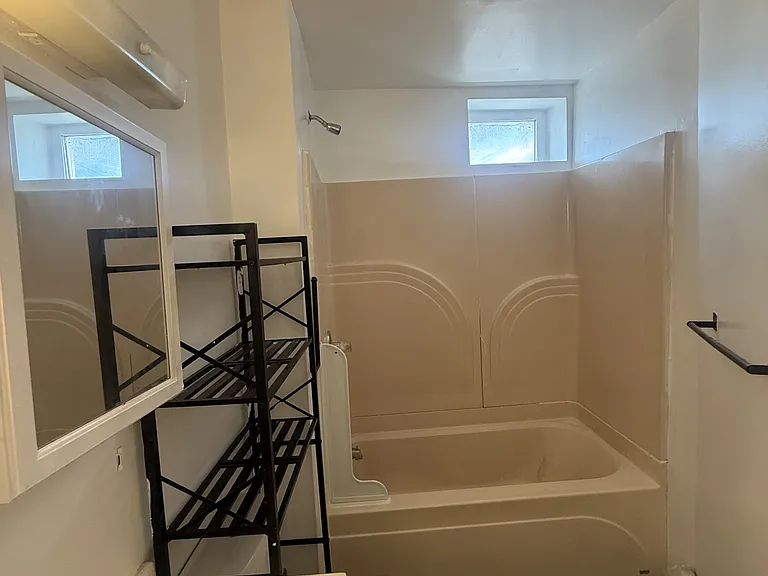 300 Morton Ave #2 — Photo 7