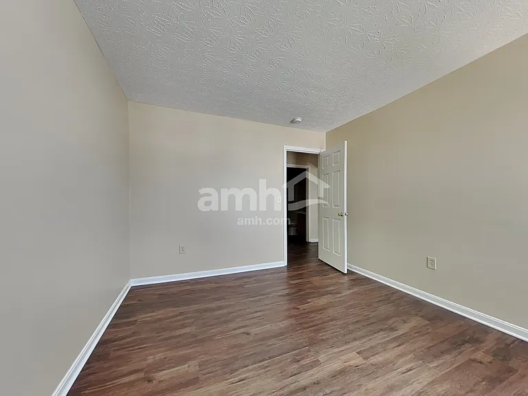 2132 Lunar Ln — Photo 13