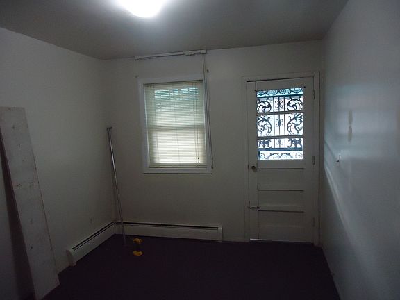 4th image of 2230 Steinway St #2