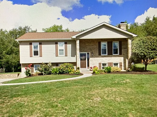 12 Kalyn Ct, Irwin, PA 15642