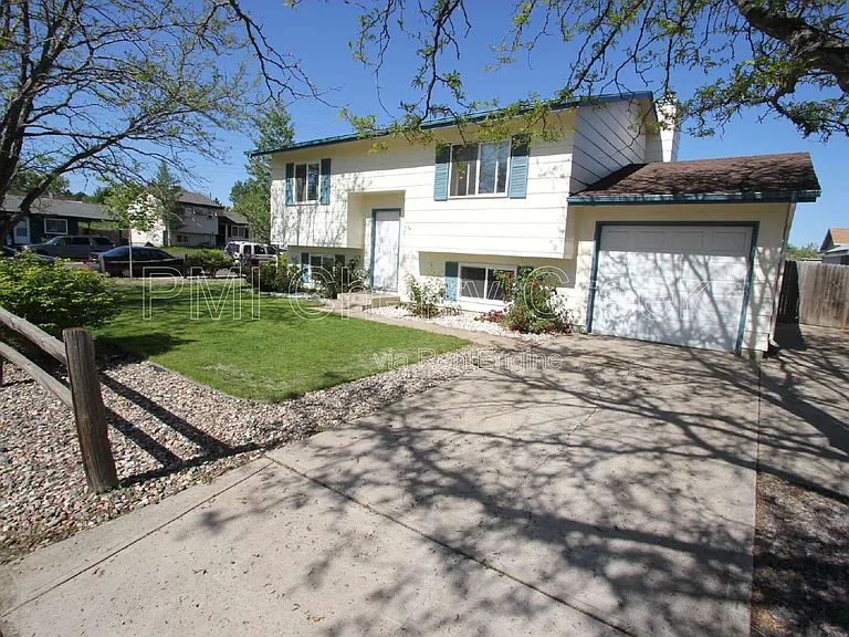 1875 S Ivory Ct — Photo 2