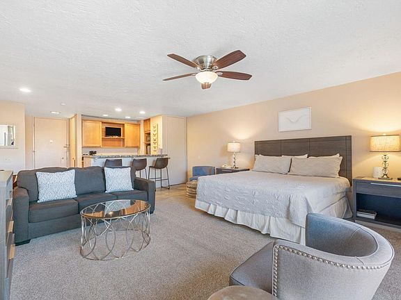 2nd image of 73850 Fairway Dr #296