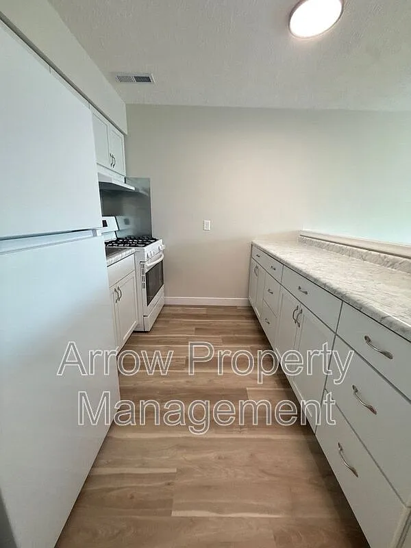 2 bed, 2.0 bath, 875 sqft, $975 — Photo 3
