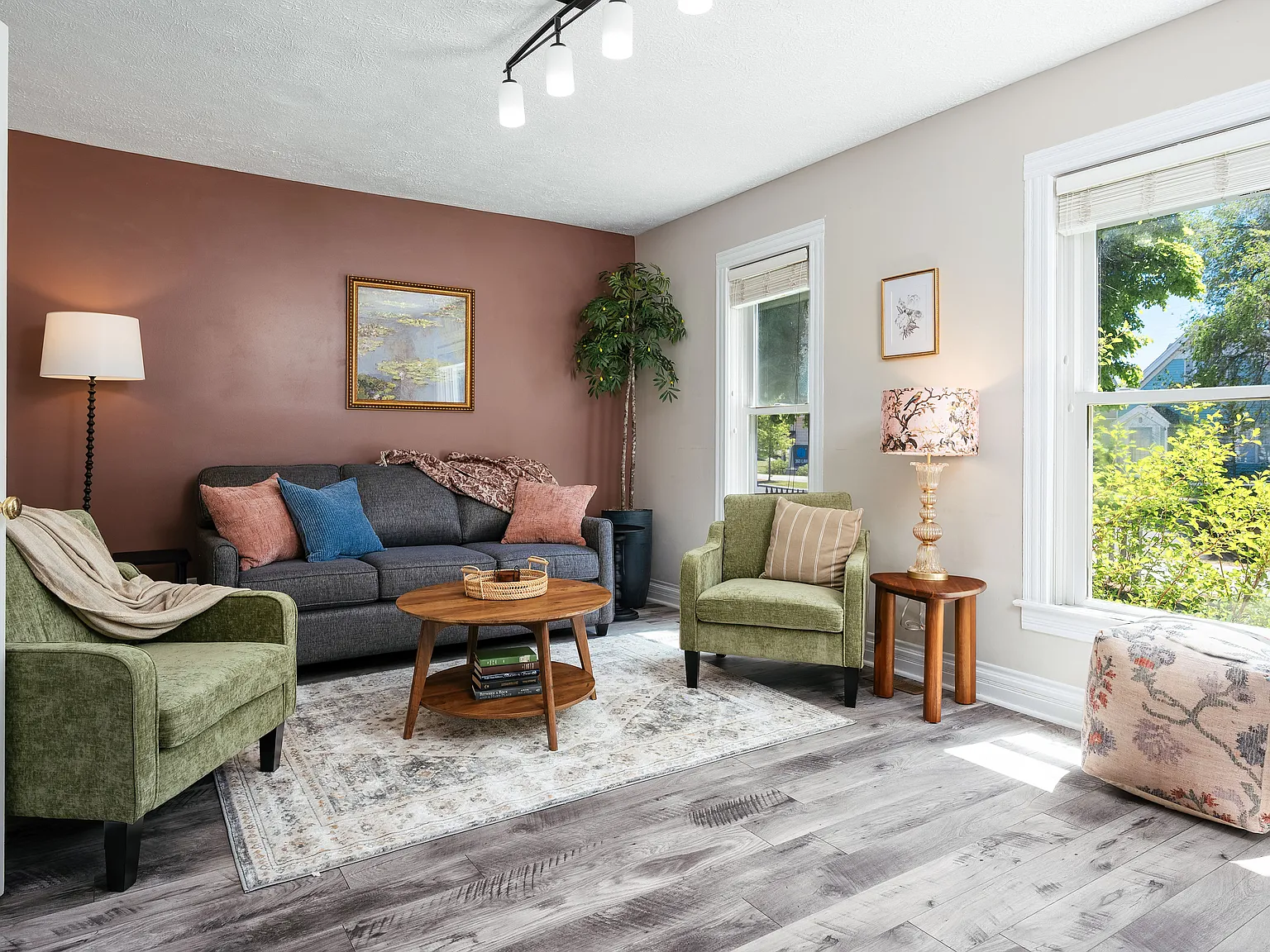 3 bed, 1184 sqft, $2,800 — Photo 3