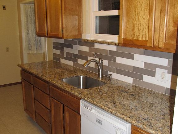 4th image of 6241 NE 182nd St