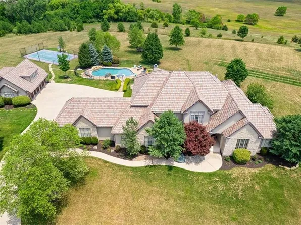 18023 Melrose Dr, Overland Park, KS 66013