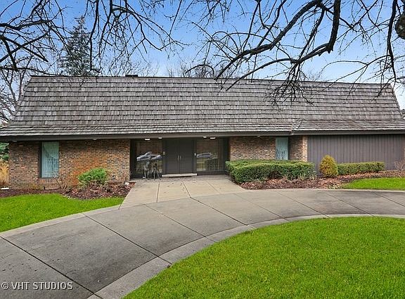 2nd image of 15 Bradford Ln
