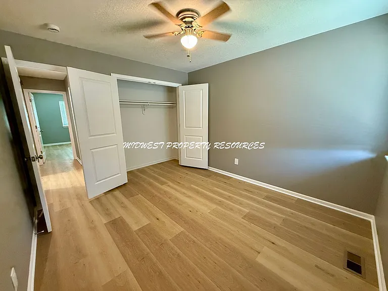 203 NW Market Pl #B — Photo 13