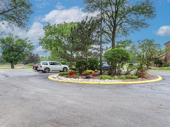 3rd image of 465 W Dominion Dr Unit 204