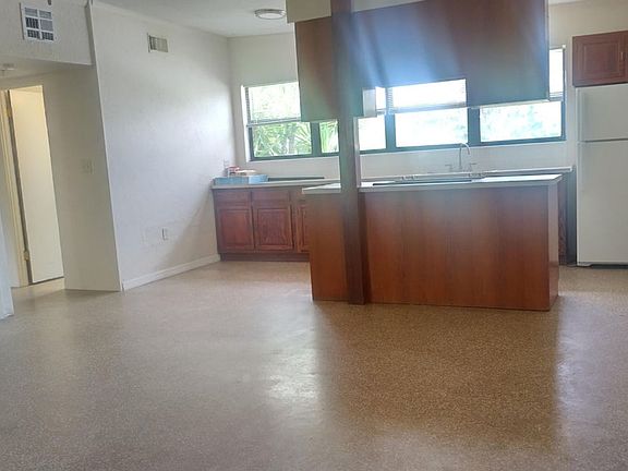 4th image of 3729 Cardinal Blvd