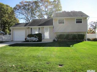 22 Halsey St, Port Jefferson Station, NY 11776