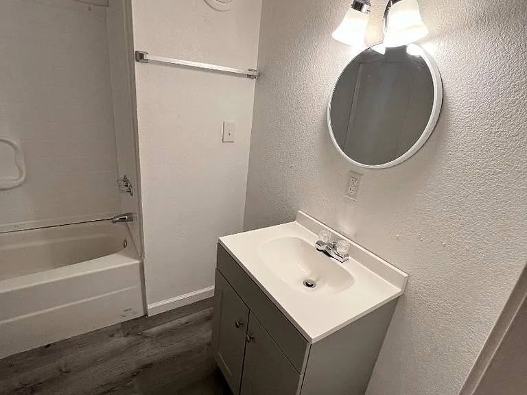 Unit Photo