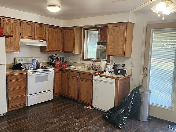 3rd image of 2999 N Cribbens Ave