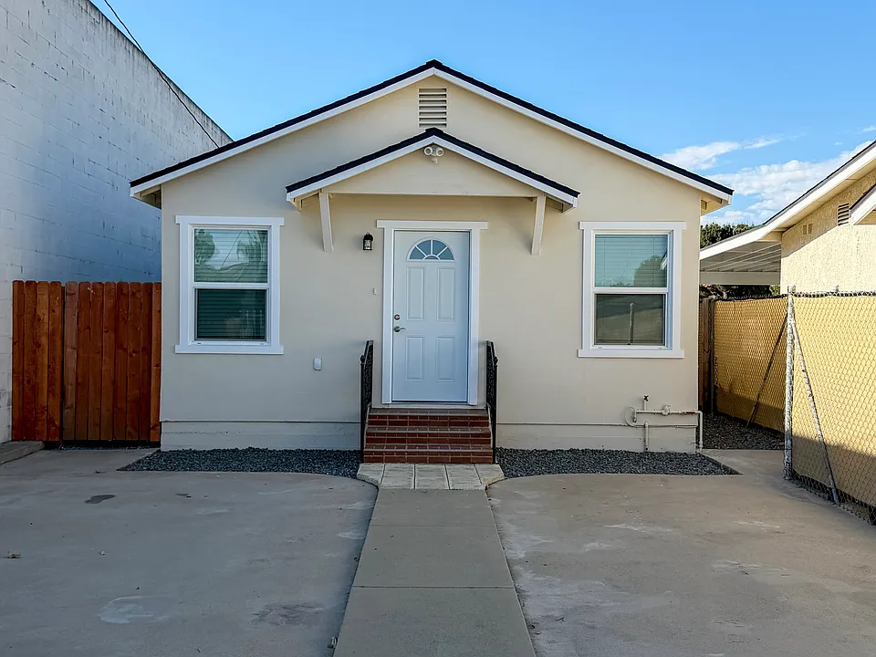 119 E Phillips Blvd