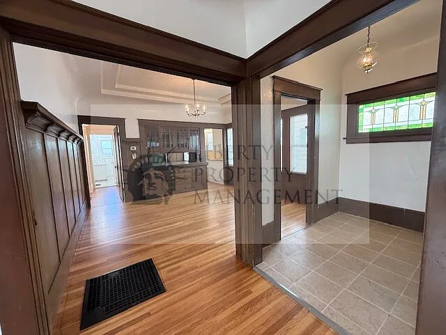 115 W Maple St — Photo 6
