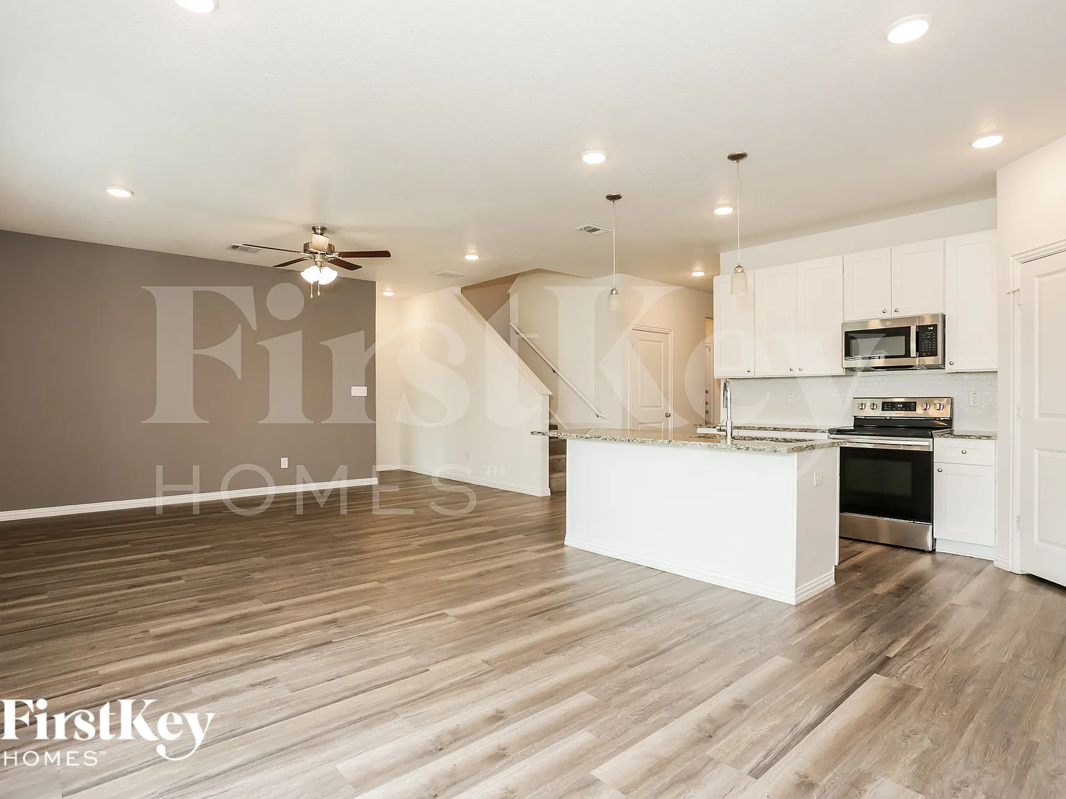 4 bed, 3.0 bath, 1897 sqft, $2,910 — Photo 2