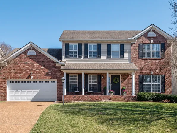 7521 Henderson Dr, Nashville, TN 37221