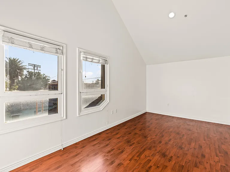 2673 Menlo Ave #3 — Photo 41