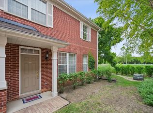 992 Enfield Dr, Northbrook, IL 60062