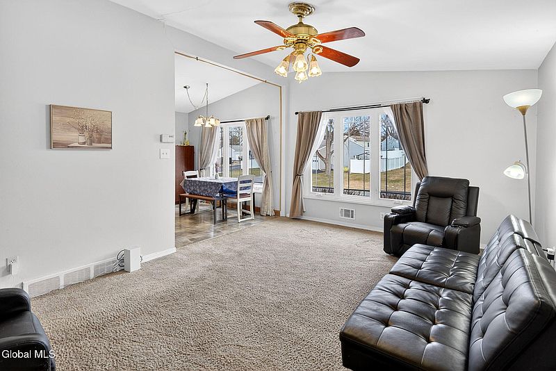 5th image of 32 Dover Drive