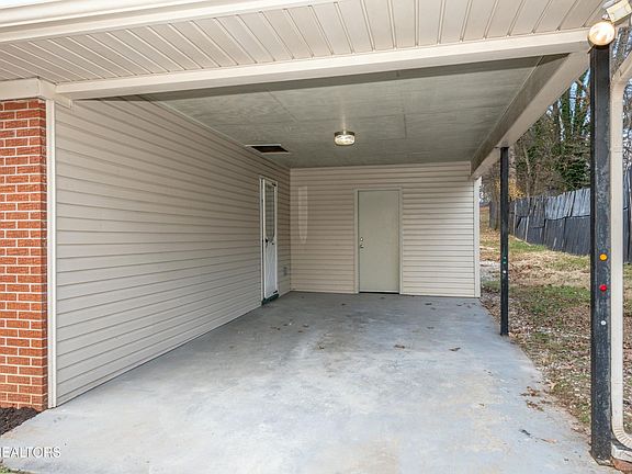 5th image of 1421 Highland Dr
