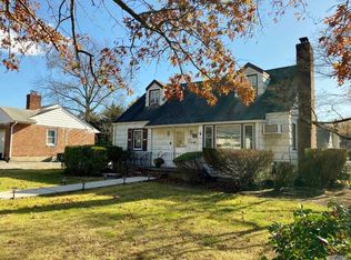 28 Harbor Way, Sea Cliff, NY 11579