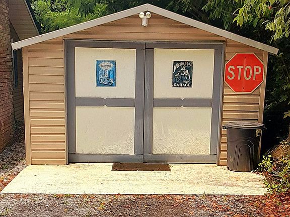 1 car garage