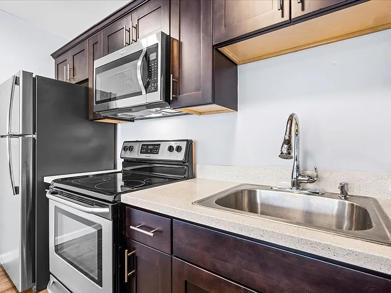 2500 Dana St — Photo 16