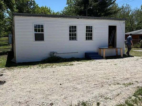 1560 Highland Ave, Benton Harbor, MI 49022