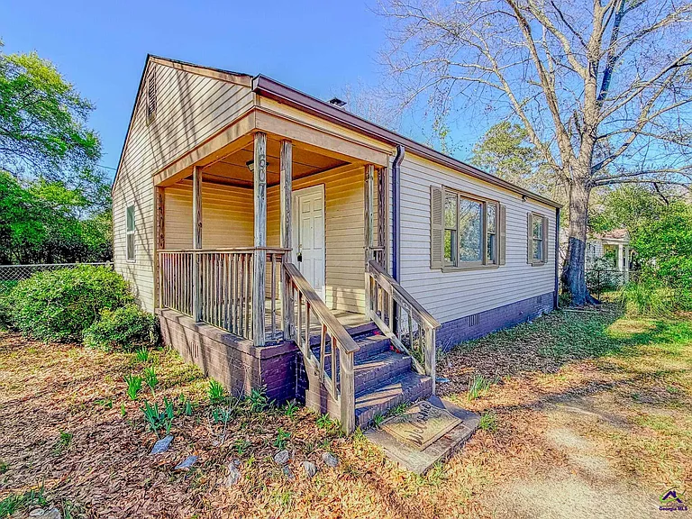 607 McArthur Blvd — Photo 3