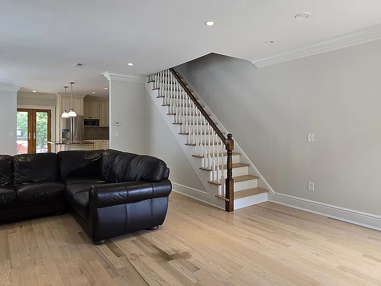 189 Henry St #A — Photo 2