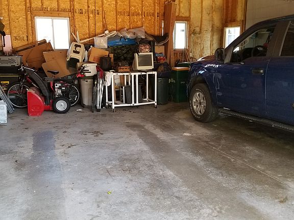 Spacious double gradge.    