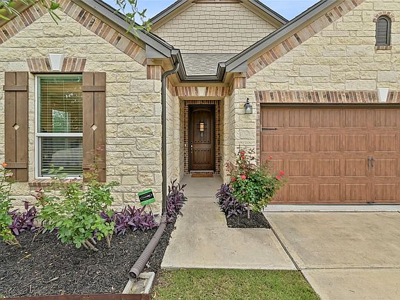 2nd image of 1724 Stinnett Dr