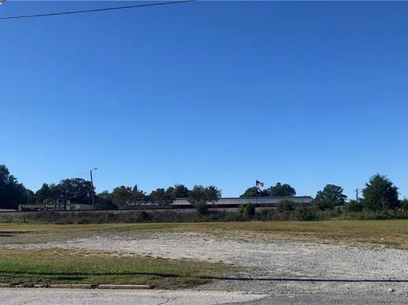 700 Blair St, Thomasville, NC 27360